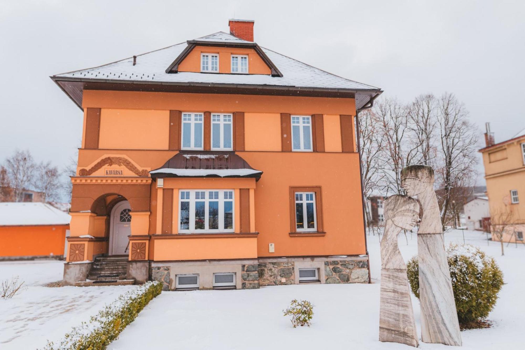 Kavarna A Penzion Reichl Kraliky Luaran gambar